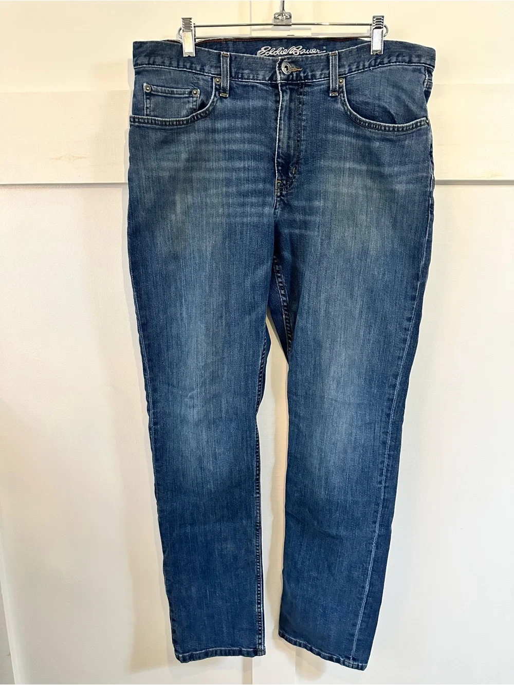Eddie Bauer Men’s 34x34 Straight Leg Stretch Jeans Medium Wash Blue Denim